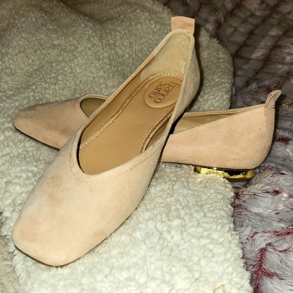 New blush pink Franco Sarto Size 9 flats